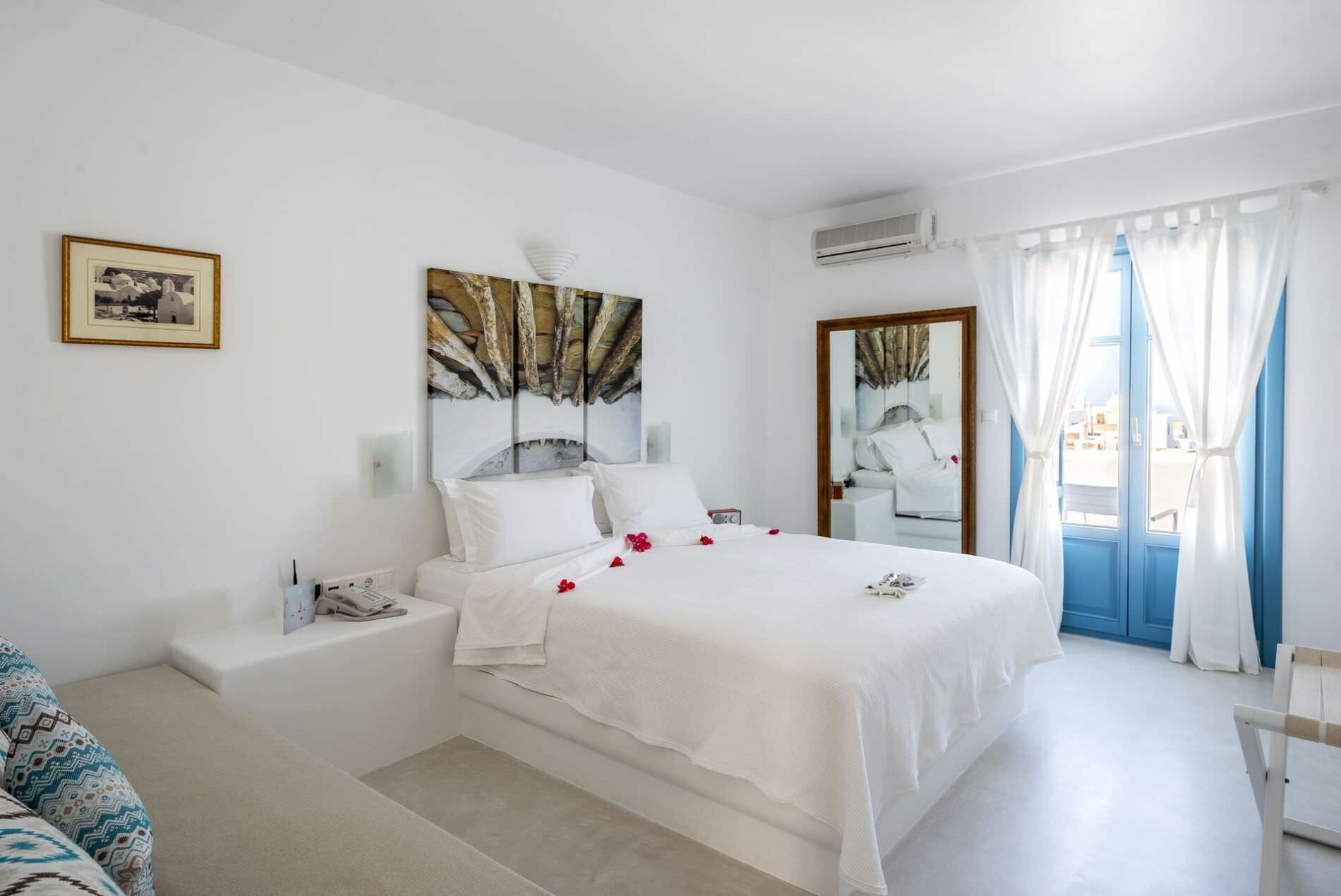 Anemomilos Hotel | Folegandros | Suites