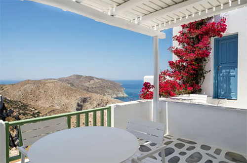 Upper Floor Family studio side sea view sunset view