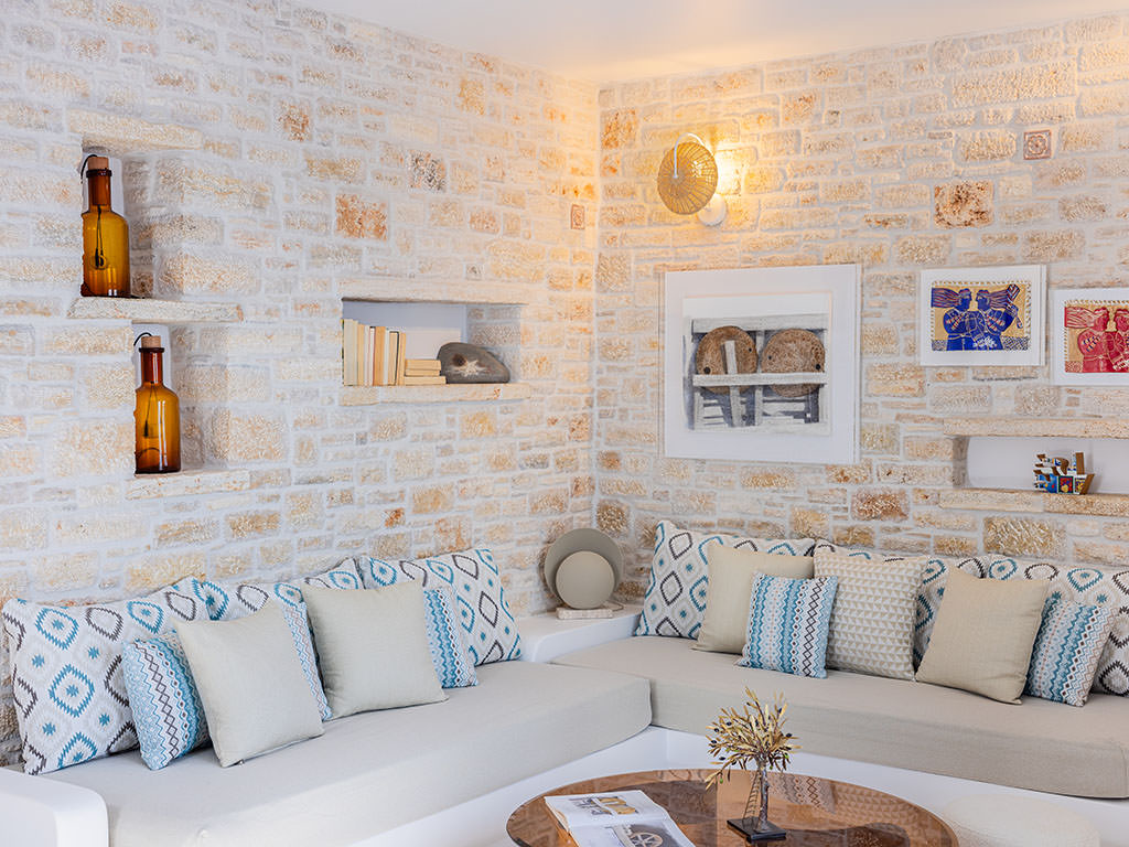 Infinite blue superior suite with panoramic sea view